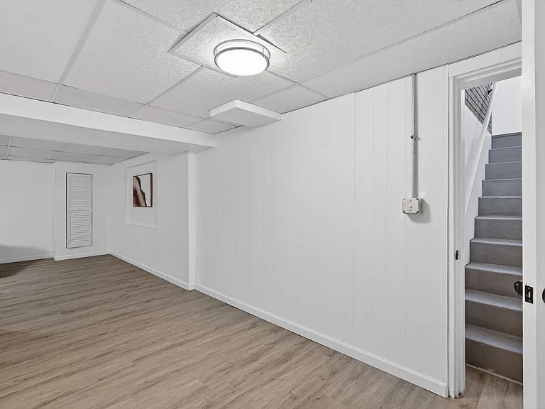 1553 Cove Ln — Photo 35