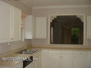 4th image of 4562 Middleton Park Cir W