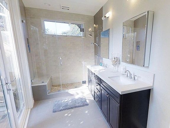 4th image of 2057 Peachtree Ln