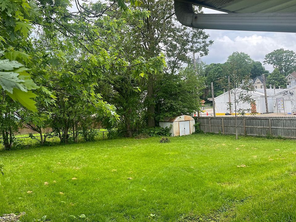 2nd image of 404 N Mason St