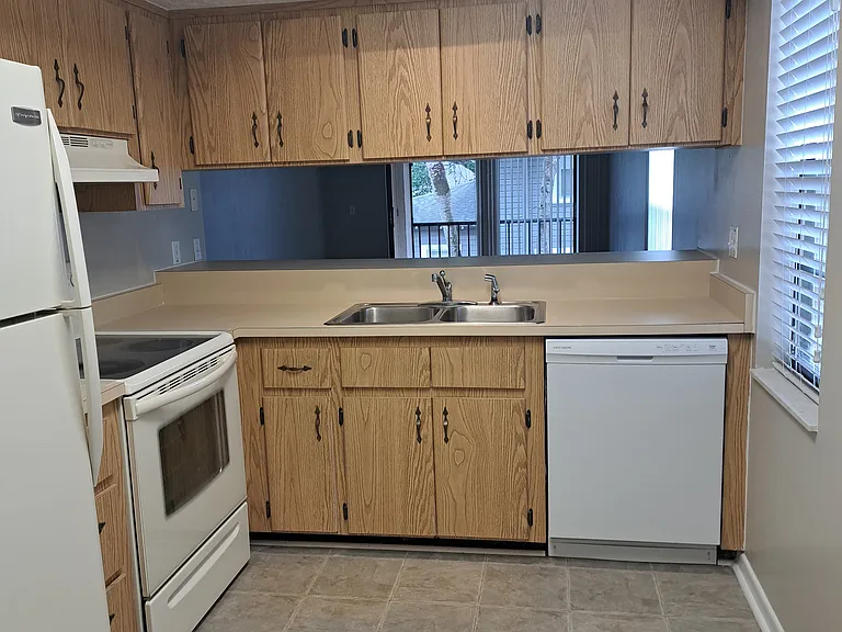 158 W Center Ave #158 — Photo 2