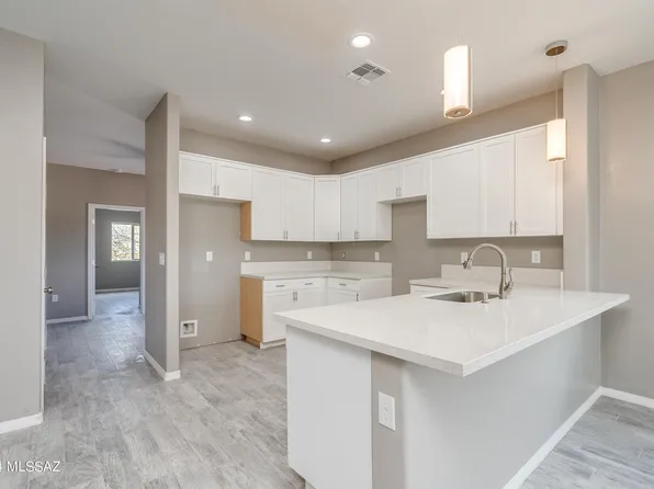 5945 N Placita Arroyo Plana, Tucson, AZ 85741