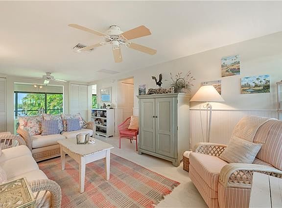 5th image of 611 Palm Dr #J-40