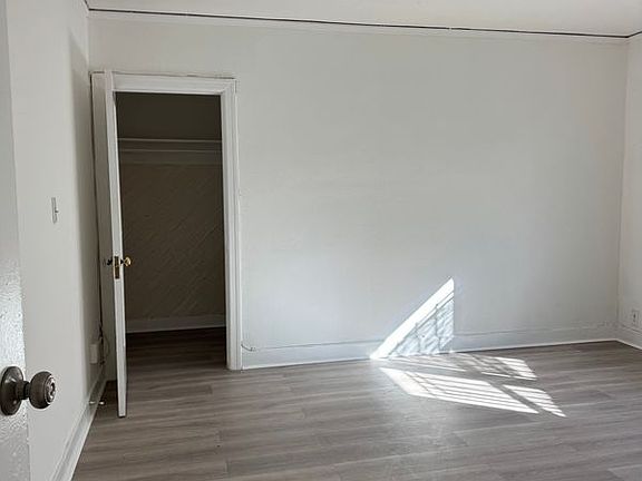4th image of 101 S Cordova St APT 5