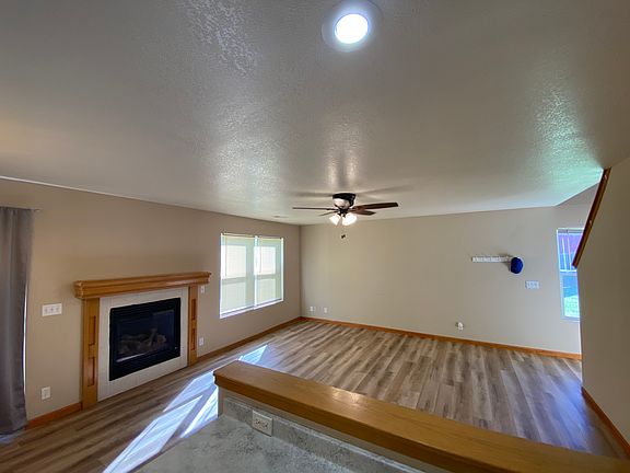 2nd image of 903 Jackalope Ct