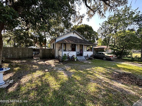 2nd image of 107 PINE Avenue S