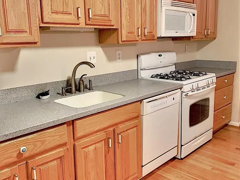 3100 Black Hickory Dr — Photo 3