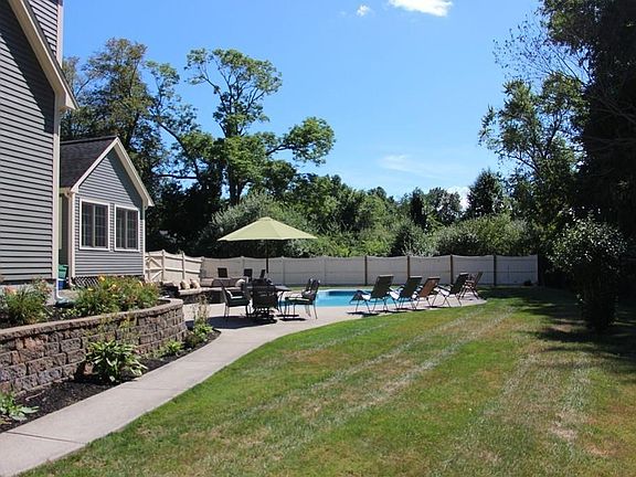 5th image of 175 Harvest Ln