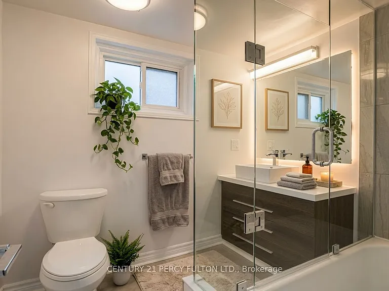 144 Taylor Ave #BASEMENT — Photo 17
