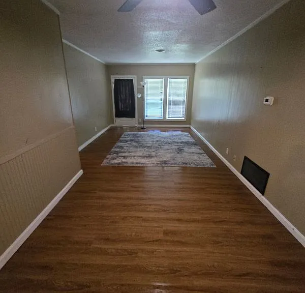 111 Bowie St — Photo 3