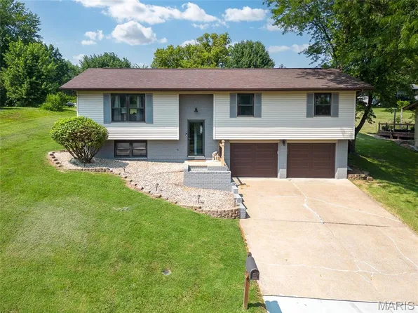 421 Bunker Hill Dr, Collinsville, IL 62234