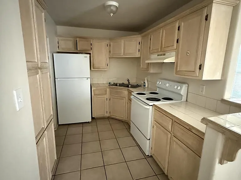 729 Sonesta Dr #B — Photo 10