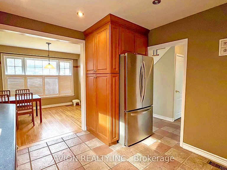 83 Lincoln Green Dr — Photo 12