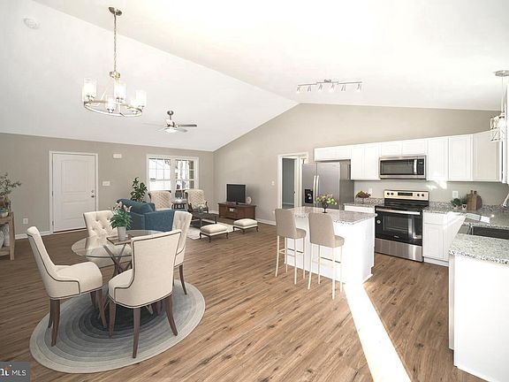 3rd image of 28100 Tatum Rd