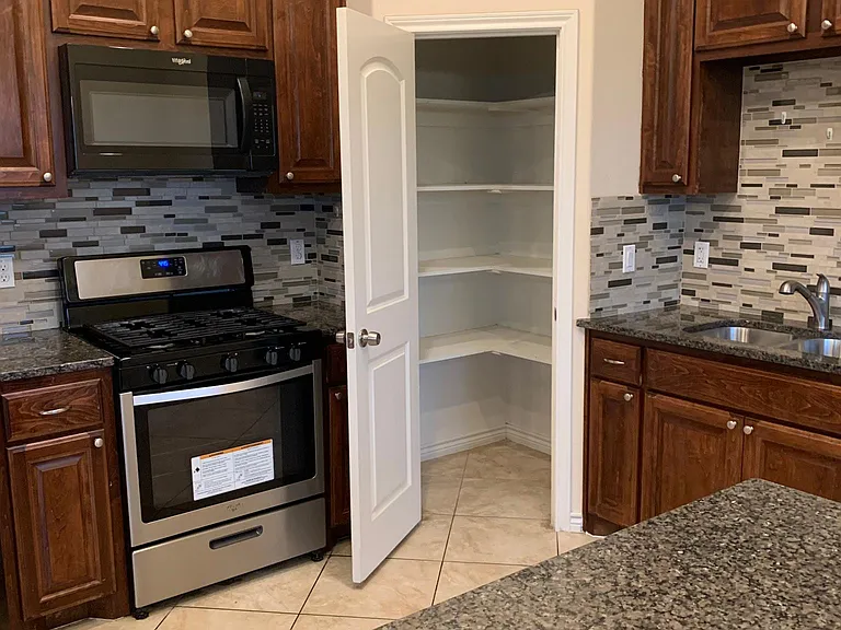 2361 Novin Dr — Photo 12