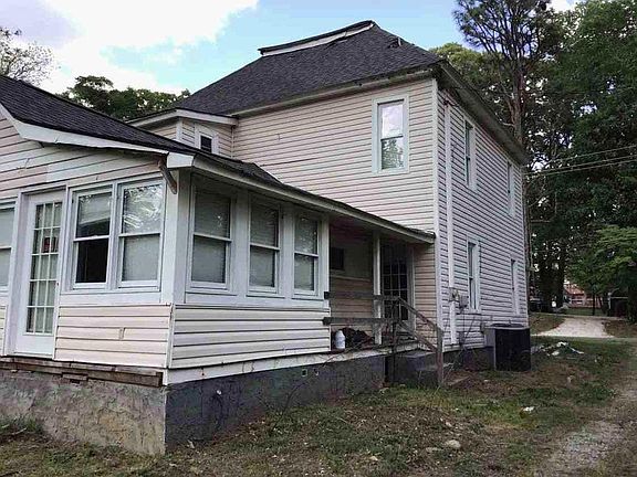 3rd image of 260 Manning St