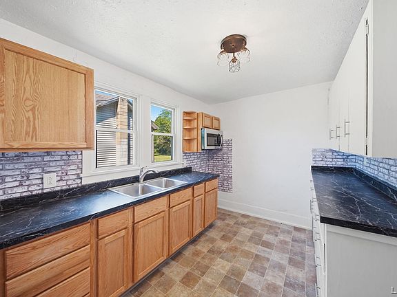 3rd image of 233 W Congress St
