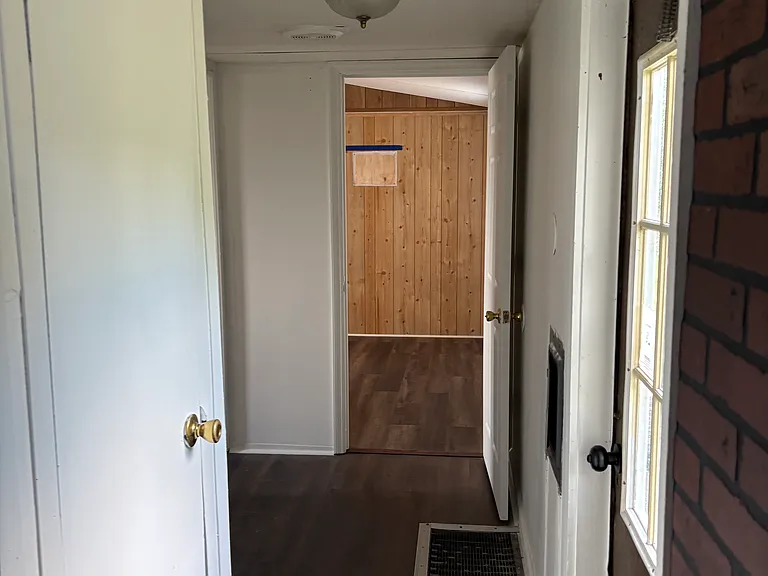 949 Oak Hill Rd — Photo 8