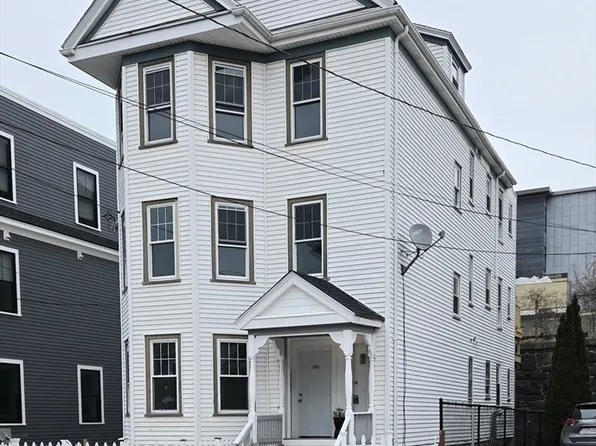 102-104 Robey St, Dorchester, MA 02125