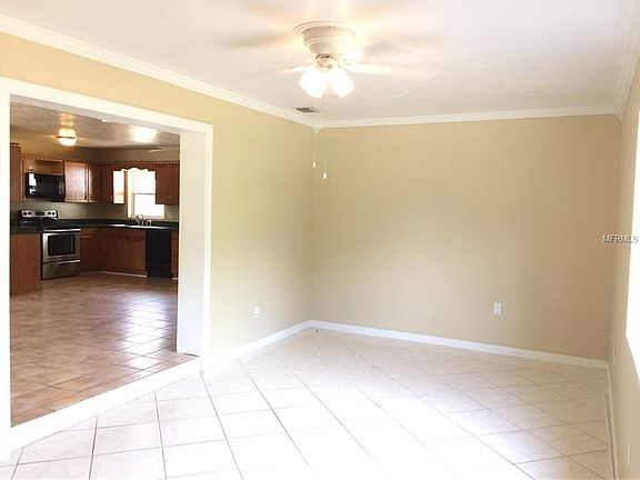 4th image of 560 E Rainero St