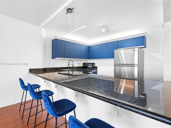 2500 Parkview Dr APT 1503, Hallandale, FL 33009