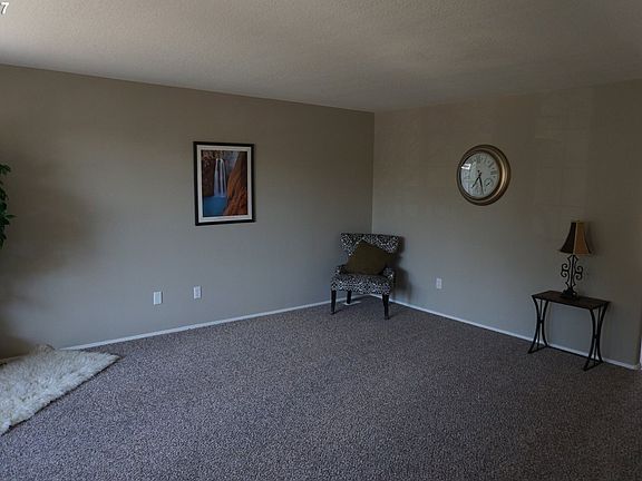 3rd image of 16006 NE 77th Cir
