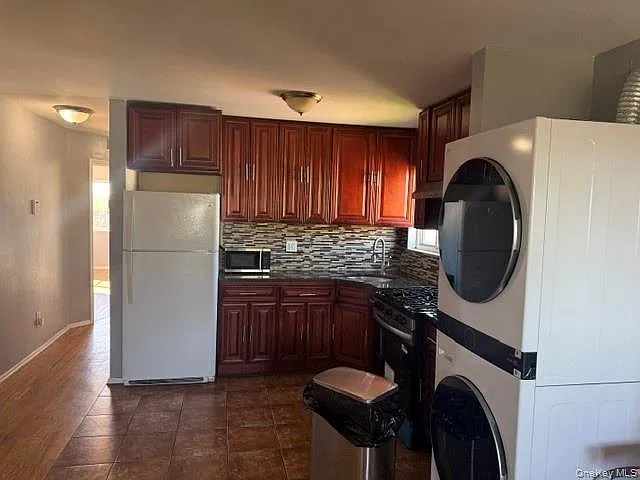 3 bed, 1.0 bath, $3,500 — Photo 3