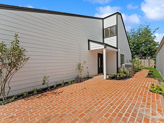 5th image of 12322 Kitty Brook Dr