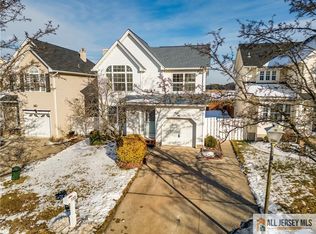 59 Scarlet Dr, Parlin, NJ