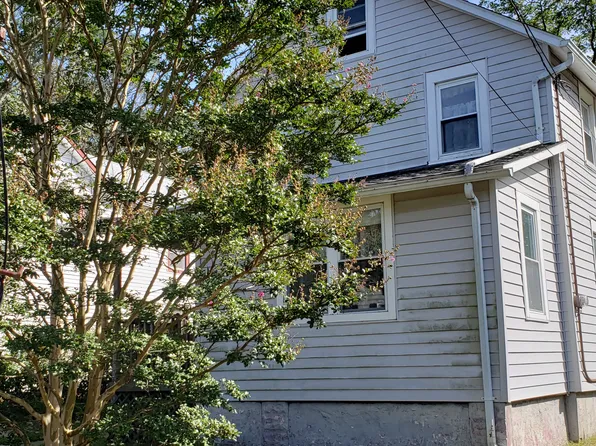 370 Lake Ave, Oakhurst, NJ 07755