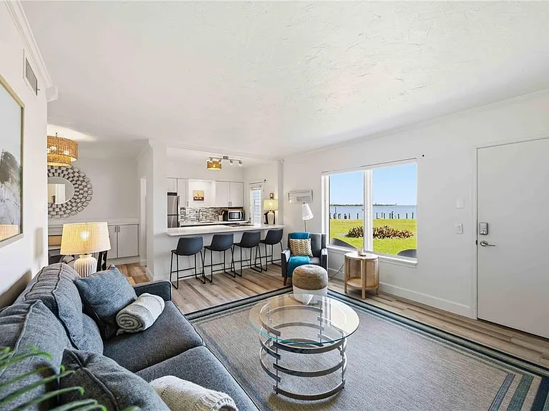 765 John Ringling Blvd #5 — Photo 3