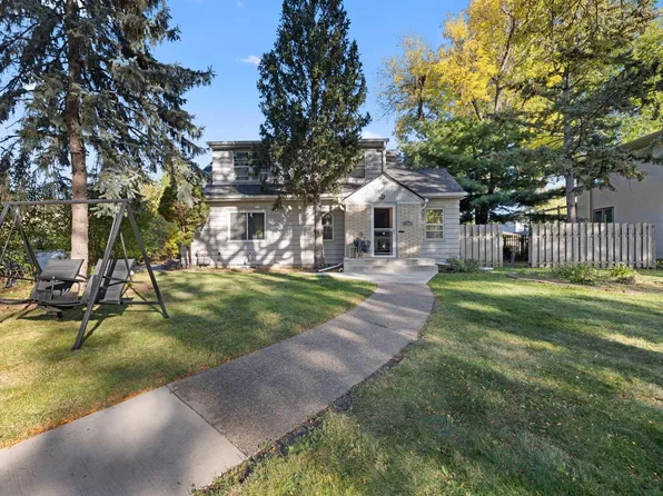 1300 Schletti St, Saint Paul, MN 55117