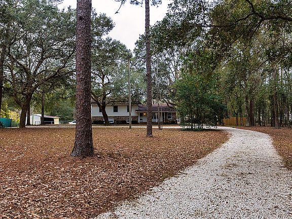 3rd image of 9661 Pinecone Dr