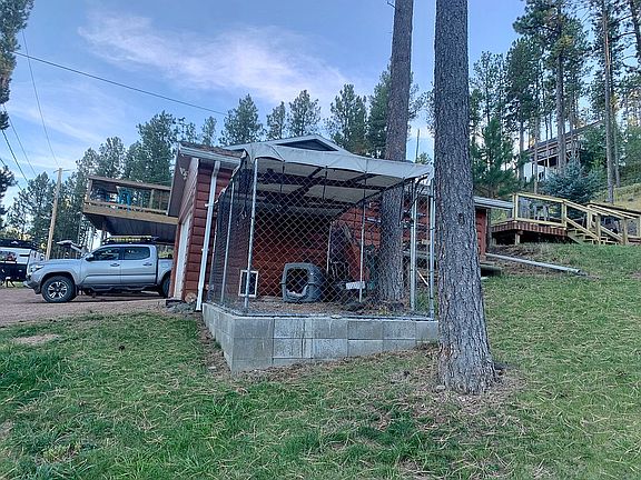 3rd image of 445 Geiman Dr