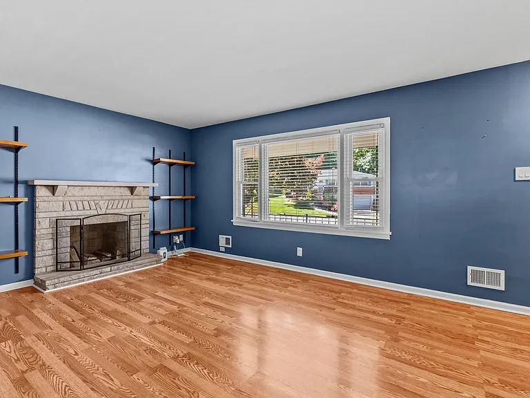 4415 Mann Ave — Photo 5