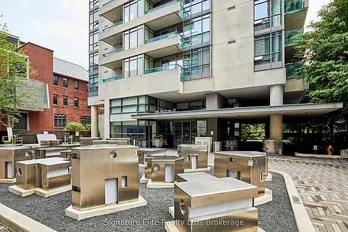 281 Mutual St #608 Photo 1
