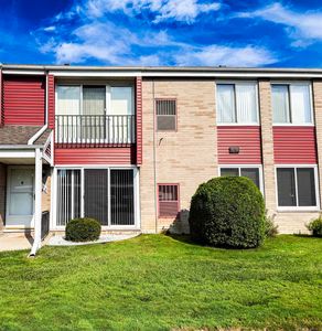 108 Sunset Ln, Saint Clair Shores, MI, 48082