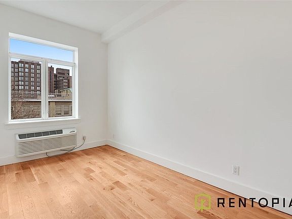 5th image of 91 Varet St #3Q