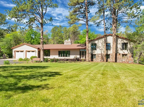 125 S Berry Pine Rd, Rapid City, SD 57702