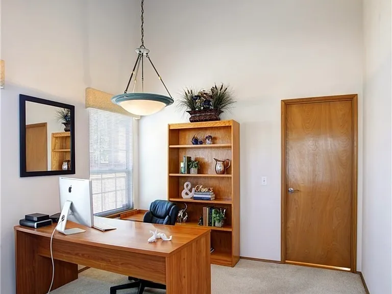 12704 NE 101st Pl — Photo 3