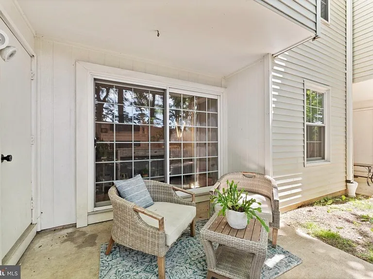 124 Fort Evans Rd SE #B — Photo 19