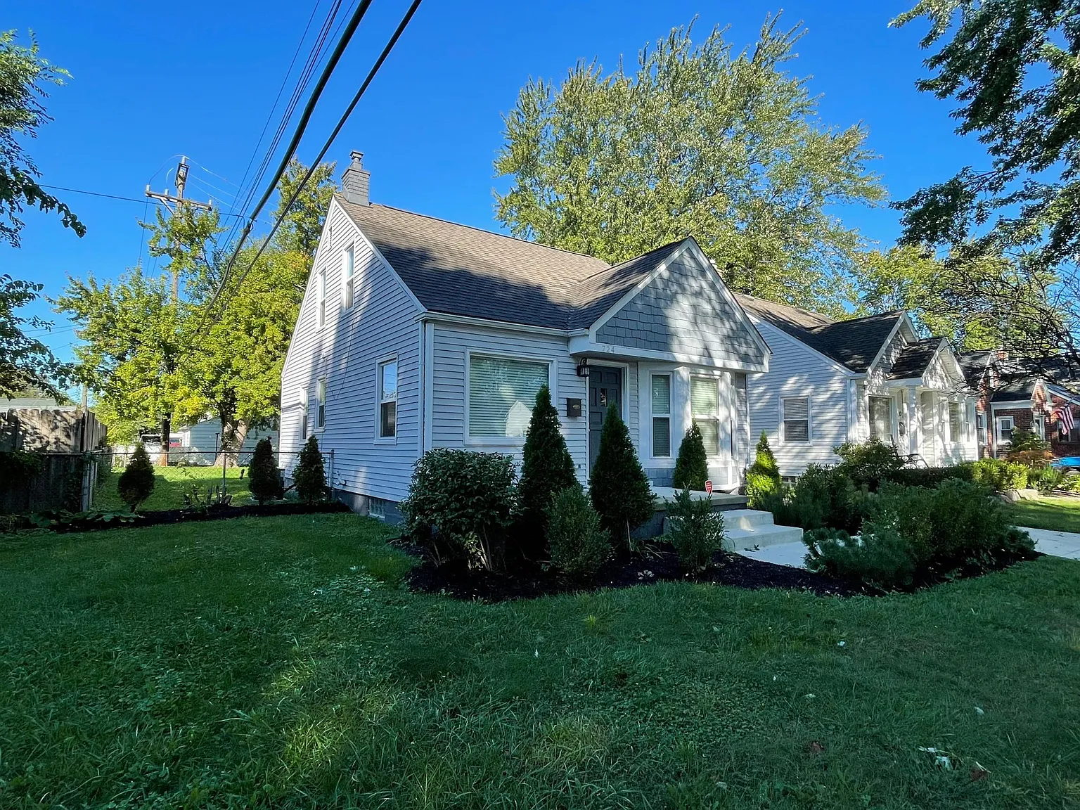 3 bed, 1127 sqft, $2,325 — Photo 3