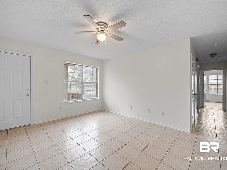 20938 Liberty Ln — Photo 2