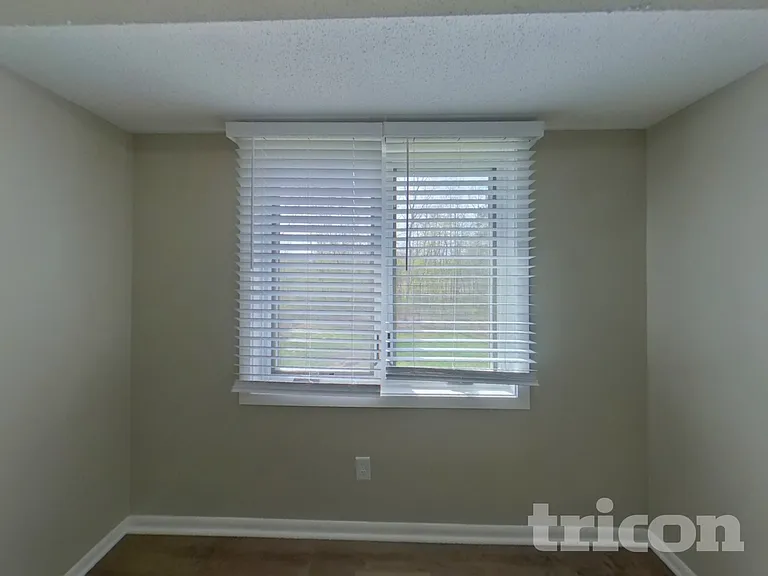 1444 Willow Creek Ln — Photo 15