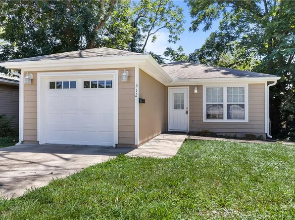 312 Grover St, Warrensburg, MO 64093