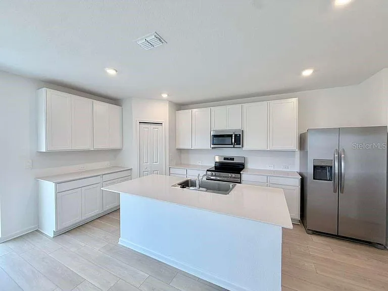 6472 Domizio Dr — Photo 6