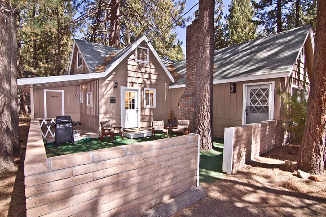 909 Merced Ave — Photo 1