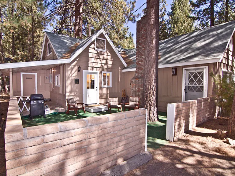 909 Merced Ave — Photo 1