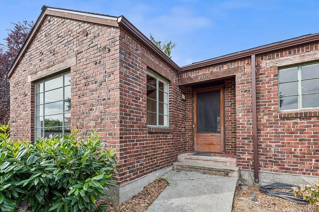 4105 51st Ave S - 2 bedrooms — Photo 4