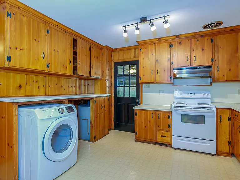 608 Candlewood Dr — Photo 11